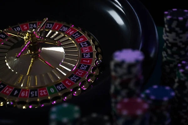 Wild Fireworks wild symbol and payline structure